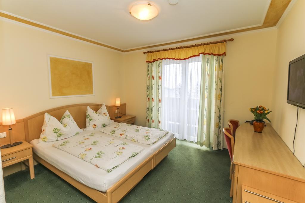 צל-אם-זי Alpenhotel Tauernstueberl מראה חיצוני תמונה